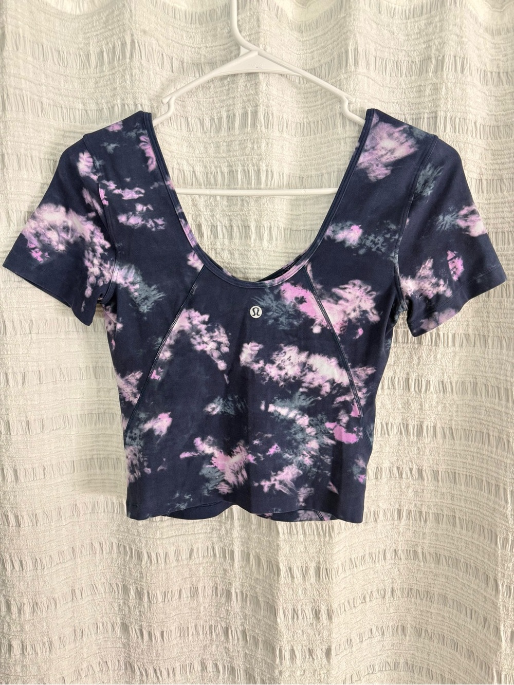 lululemon athletica Scoop Neck Tie-Dye Crop Top in Navy & Pink